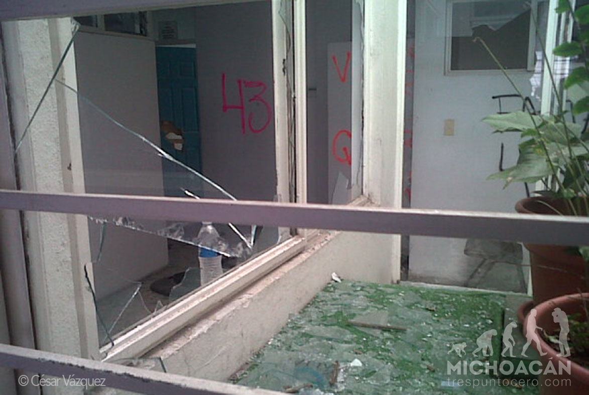 normalistas atacan pan3