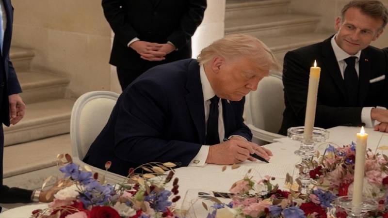 Trump firma el acuerdo con Irán sobre el mantel de Versalles y detiene la guerra en Medio Oriente